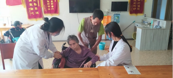 关爱老人健康  传递温暖爱心 ----周口精神病医院携手蓬莱养老院共庆护士节